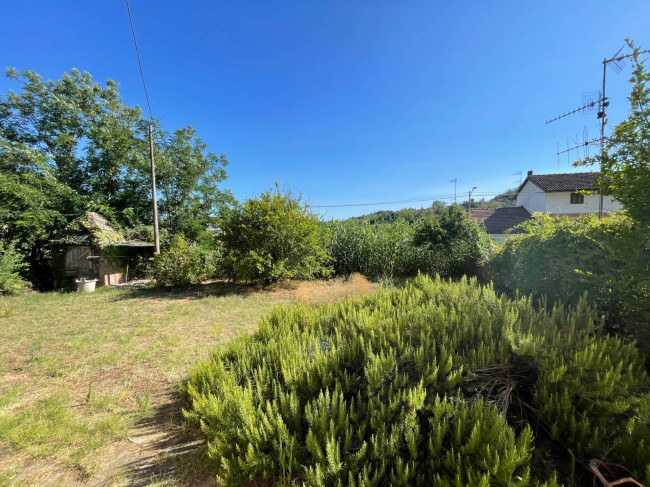 Porzione di casa in Vendita a Incisa Scapaccino