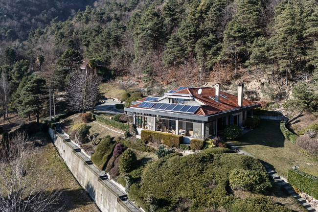 Villa in Vendita a Roletto