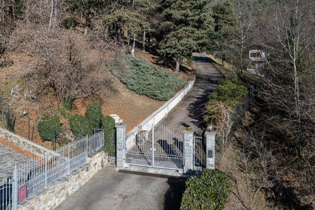 Villa in Vendita a Roletto