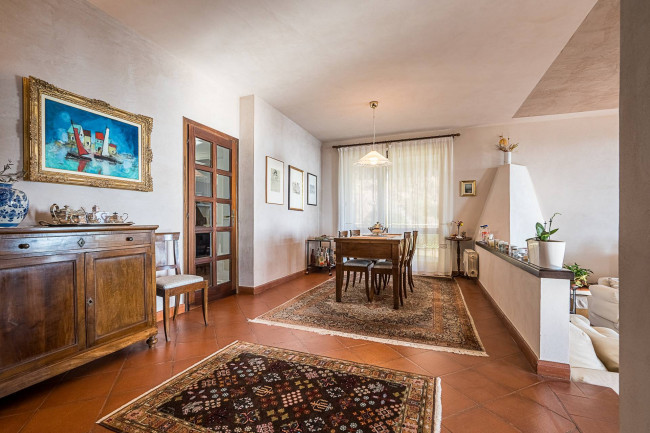 Villa in Vendita a Roletto