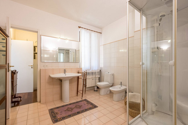 Villa in Vendita a Roletto