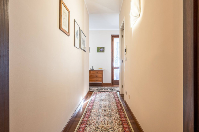 Villa in Vendita a Roletto