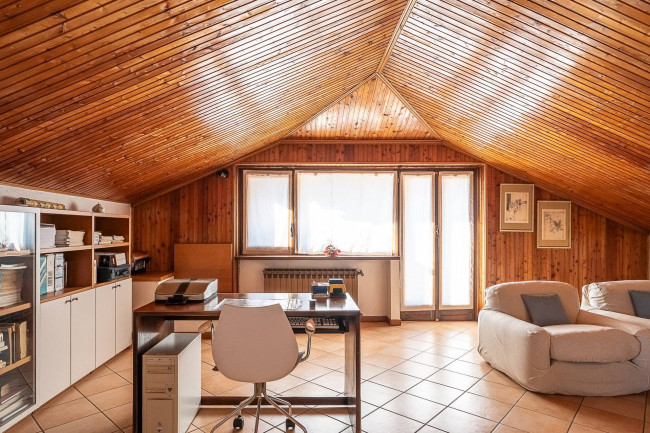 Villa in Vendita a Roletto