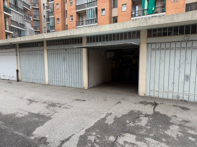 Box o garage in Vendita a Torino