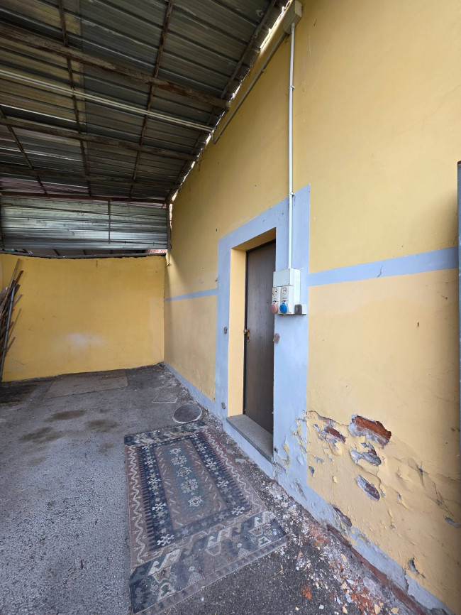 Capannone in Vendita a San Francesco al Campo