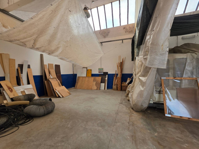 Capannone in Vendita a San Francesco al Campo