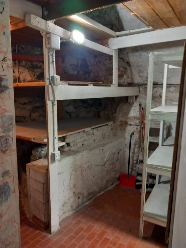 Negozio in Vendita a Taggia