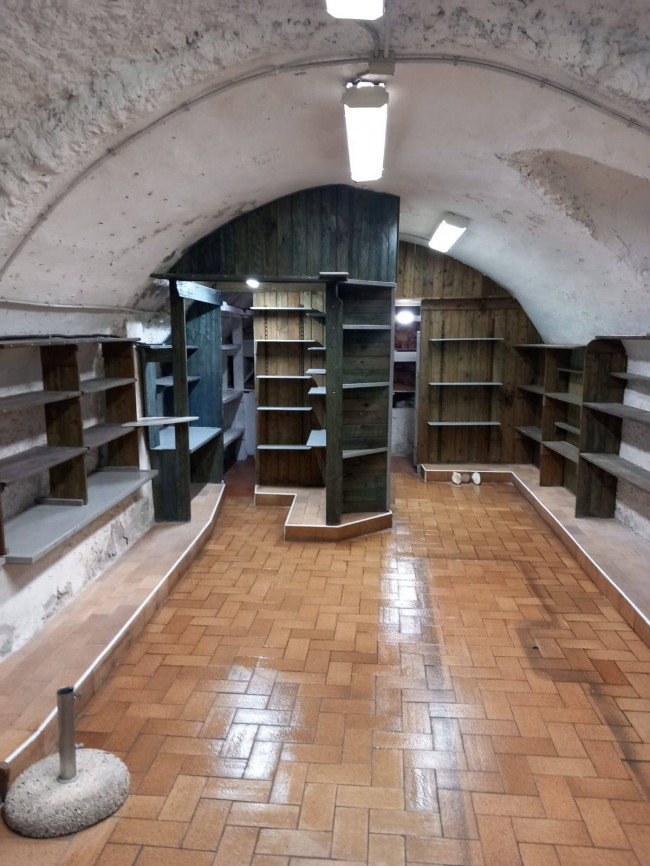 Negozio in Vendita a Taggia