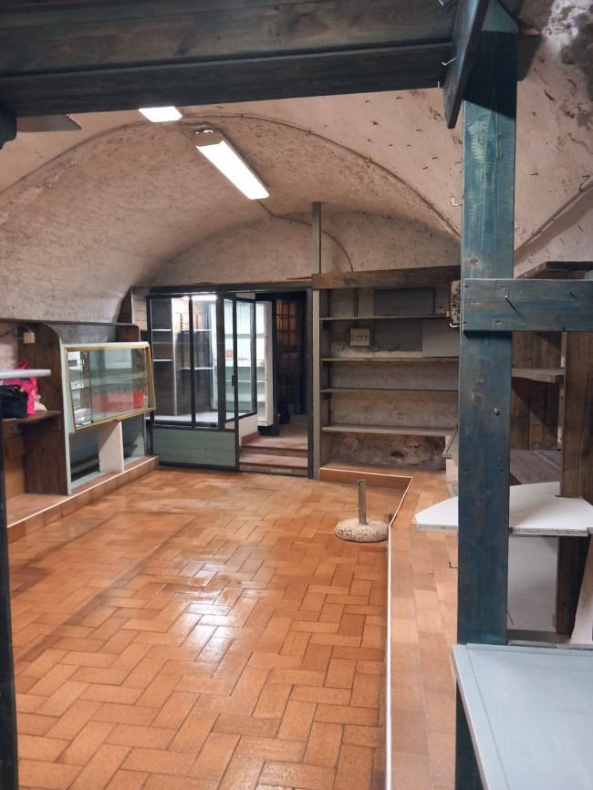 Negozio in Vendita a Taggia