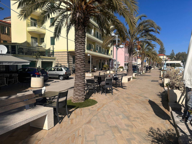 Negozio in Vendita a Taggia