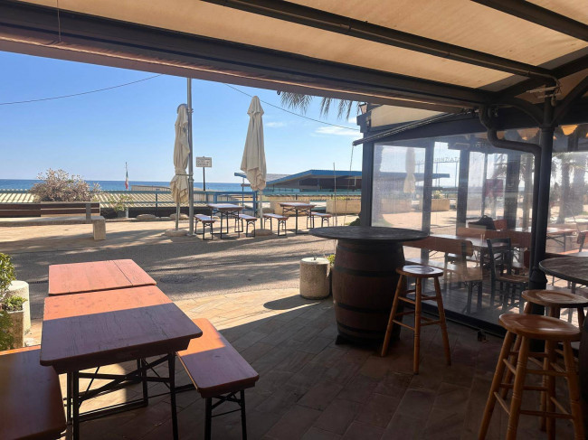 Negozio in Vendita a Taggia