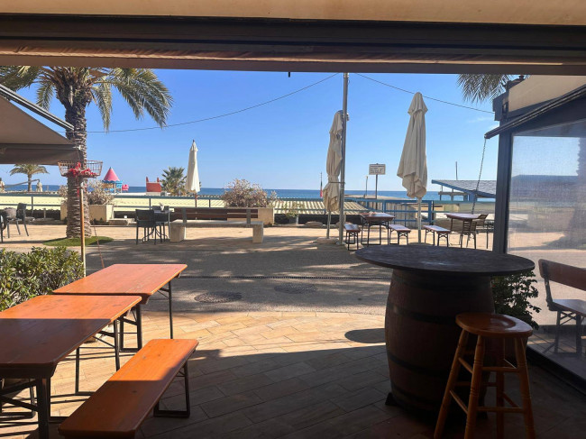 Negozio in Vendita a Taggia