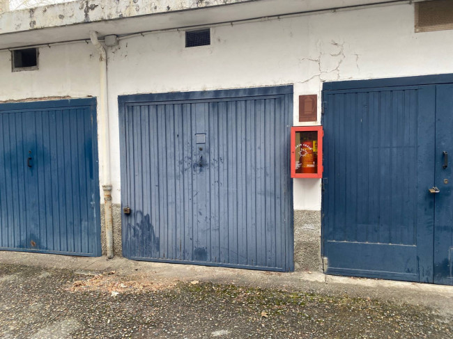 Box o garage in Vendita a Collegno