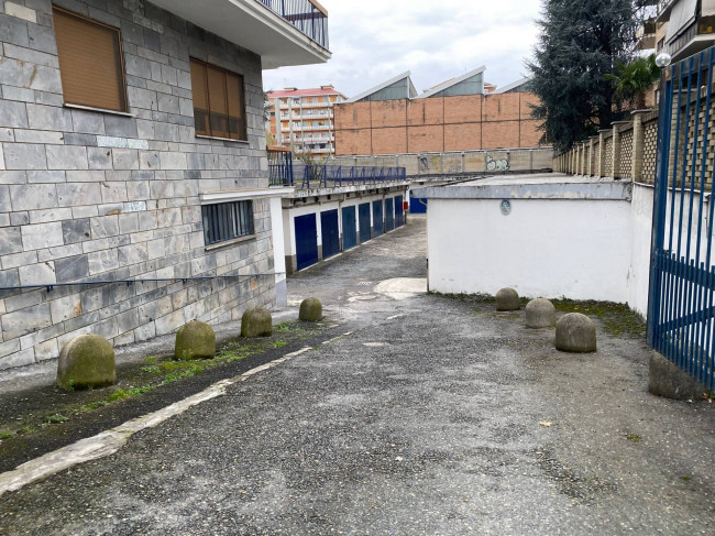 Box o garage in Vendita a Collegno