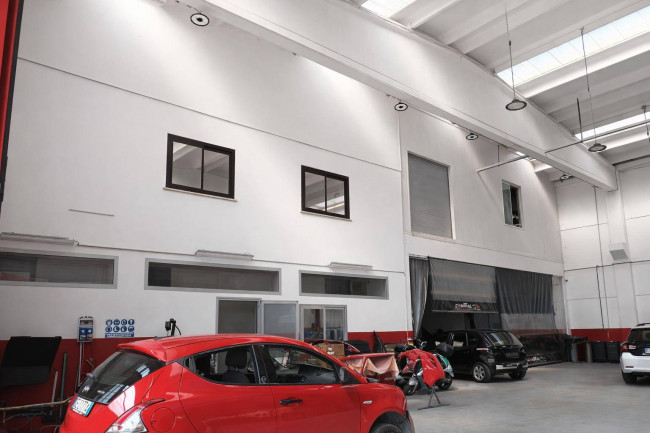 Capannone in Vendita a Nichelino