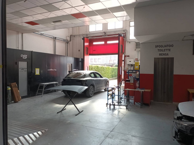 Capannone in Vendita a Nichelino