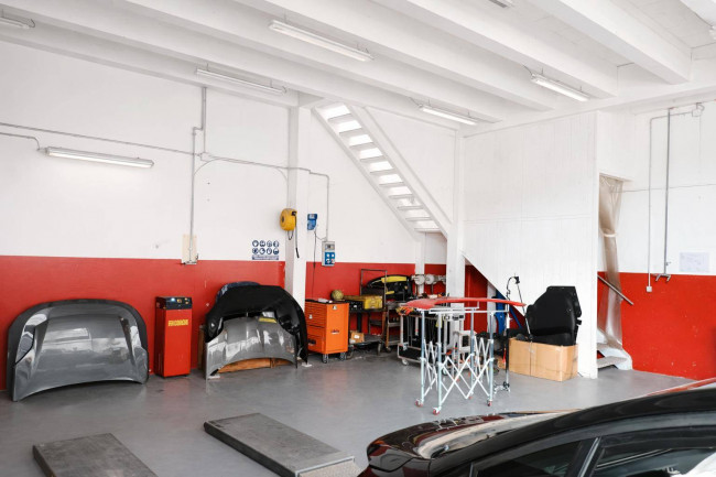 Capannone in Vendita a Nichelino