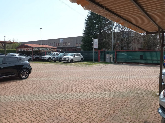 Capannone in Vendita a Nichelino