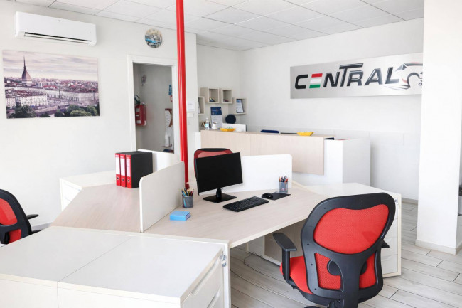 Capannone in Vendita a Nichelino