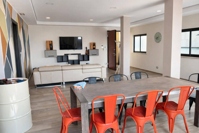 Capannone in Vendita a Nichelino