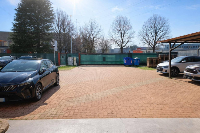 Capannone in Vendita a Nichelino