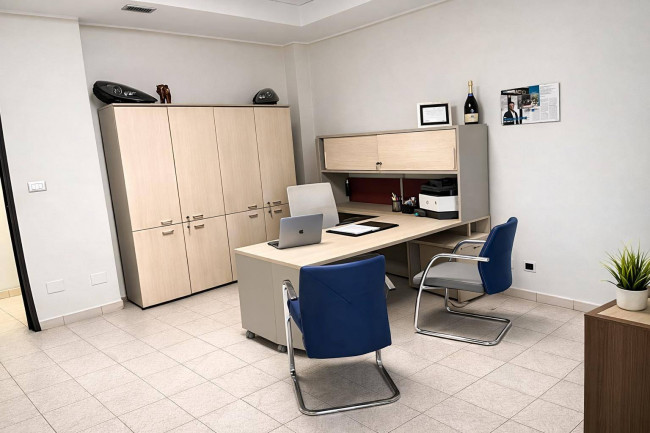 Capannone in Vendita a Nichelino