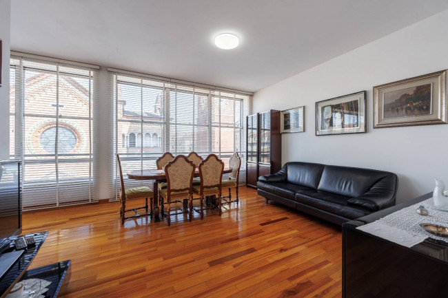 Apartment for Sale to Torino