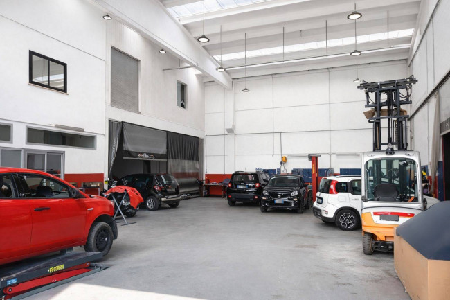 Capannone in Vendita a Nichelino