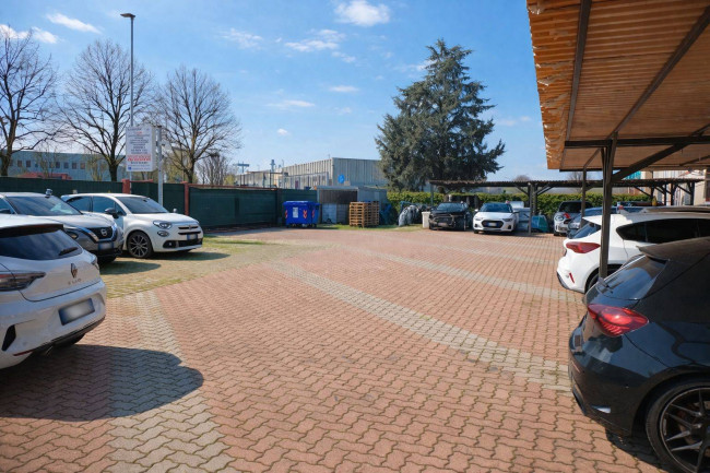 Capannone in Vendita a Nichelino