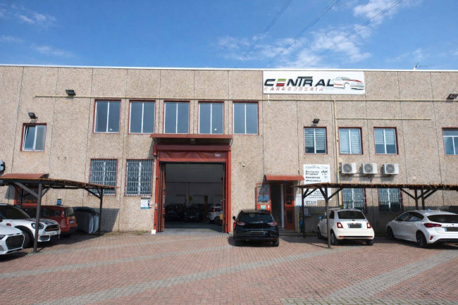 Capannone in Vendita a Nichelino