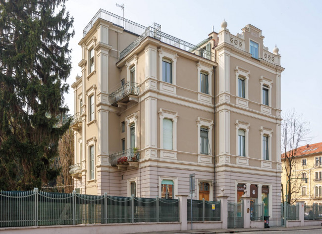 Apartment for Sale to Torino