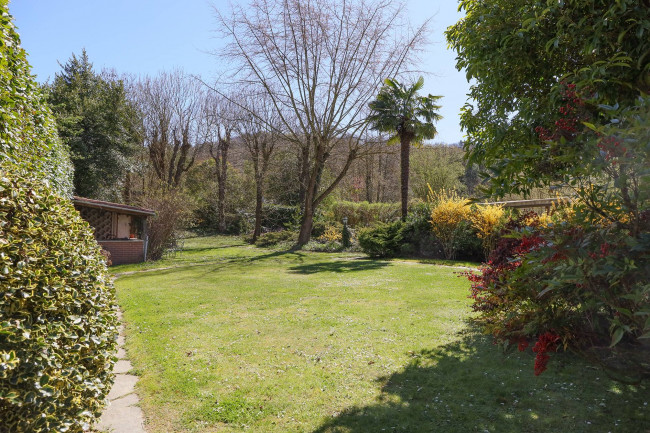 Villa Bifamiliare in Vendita a Torino