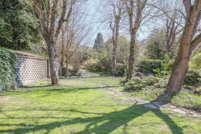 Villa Bifamiliare in Vendita a Torino