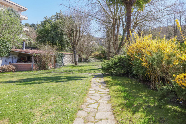 Villa Bifamiliare in Vendita a Torino