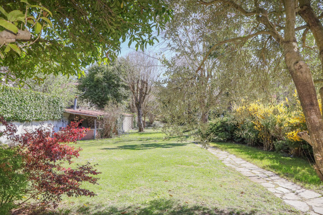 Villa Bifamiliare in Vendita a Torino