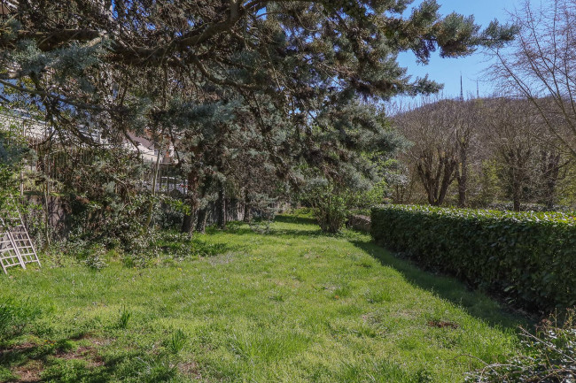 Villa Bifamiliare in Vendita a Torino