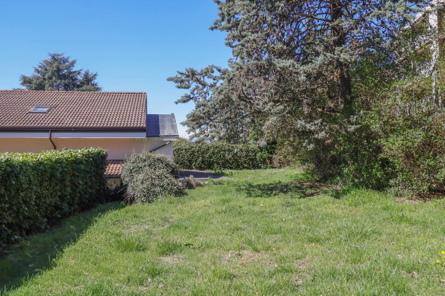 Villa Bifamiliare in Vendita a Torino