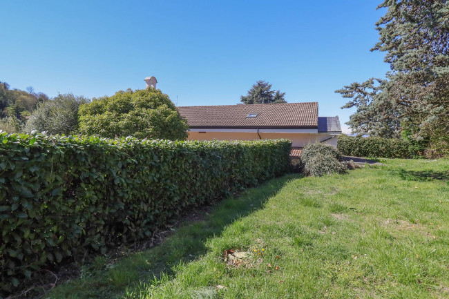 Villa Bifamiliare in Vendita a Torino