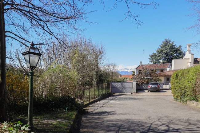 Villa Bifamiliare in Vendita a Torino