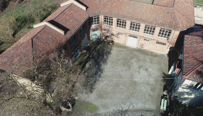 Tenuta in Vendita a Castelnuovo Don Bosco