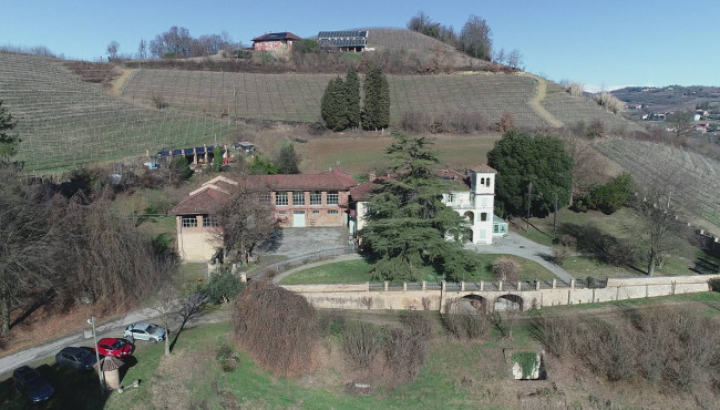 Tenuta in Vendita a Castelnuovo Don Bosco