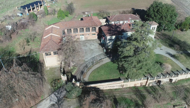 Tenuta in Vendita a Castelnuovo Don Bosco