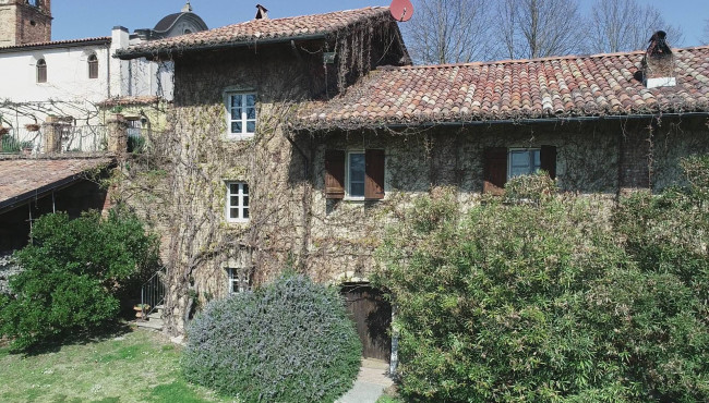 Tenuta in Vendita a Cocconato