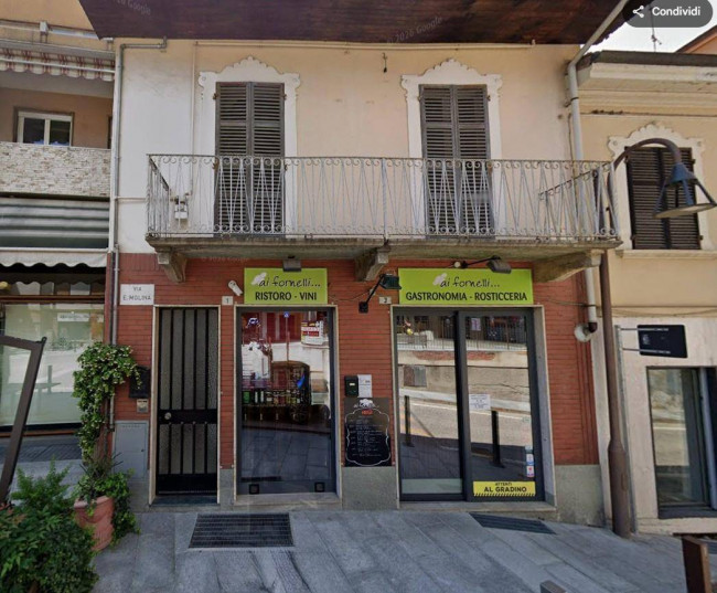 Casa indipendente in vendita
