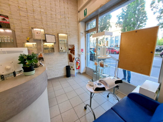 Attività Commerciale - Centro Estetico - Solarium - Benessere in Vendita a Torino