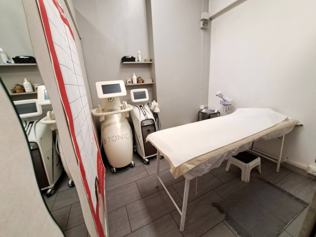 Attività Commerciale - Centro Estetico - Solarium - Benessere in Vendita a Torino