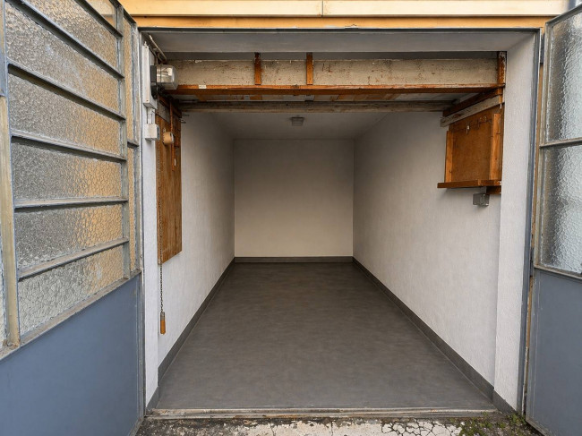 Box o garage in Vendita a Grugliasco