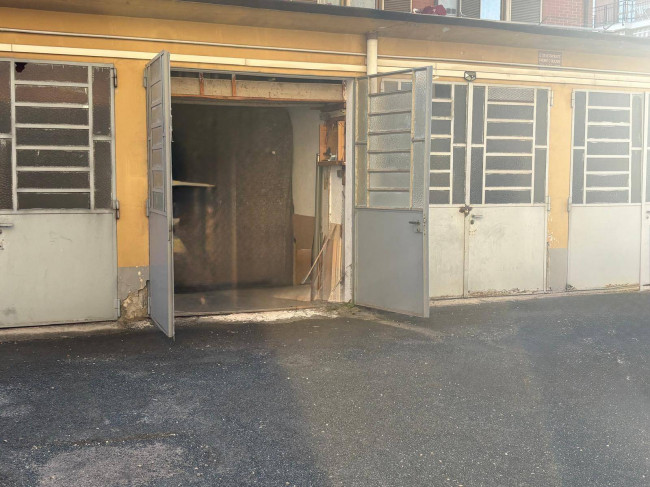 Box o garage in Vendita a Grugliasco