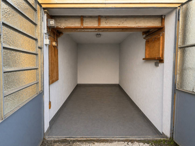 Box o garage in Vendita a Grugliasco