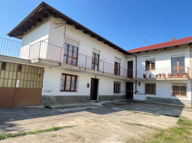 Cascina in Vendita a Castagnole delle Lanze